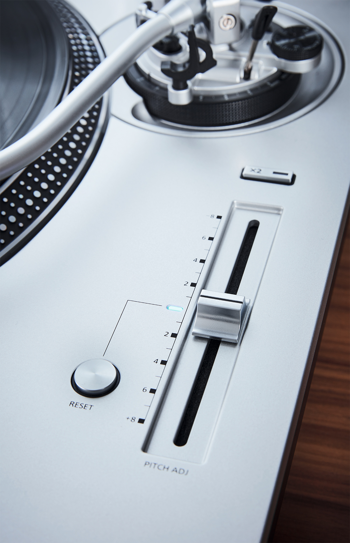 Technics SL-1200GREGS Technics SL-1200 Grand Class - gramofón s priamym pohonom (bezjadrový motor, vlastnosti tlmenia tuhosti a vibrácií, manažment motora) 10 Technics SL-1200GREGS sl 1200gr getinspired 2